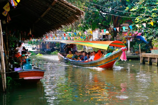 Bangkok floating market