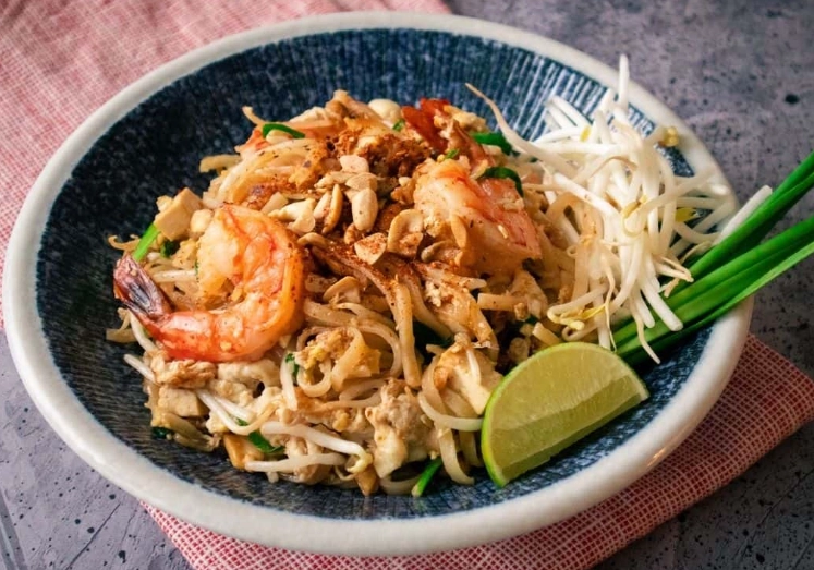 traditional thai dishes