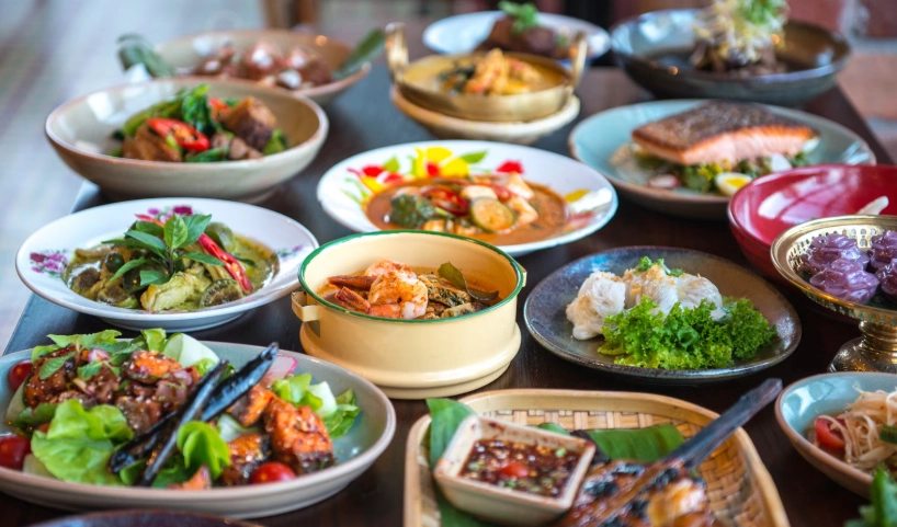 Thai dining etiquette