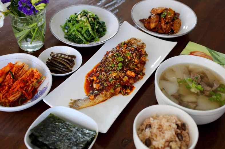 traditional Korean dinner traditional Korean dinner