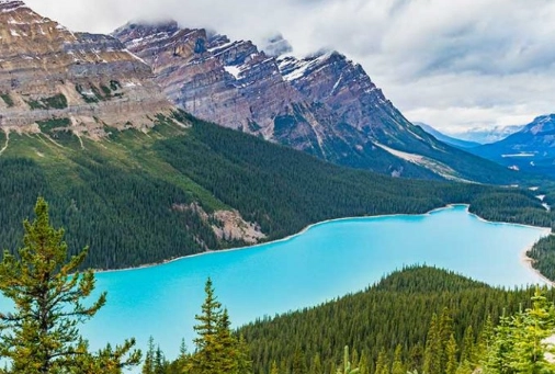 canada tourist attractions